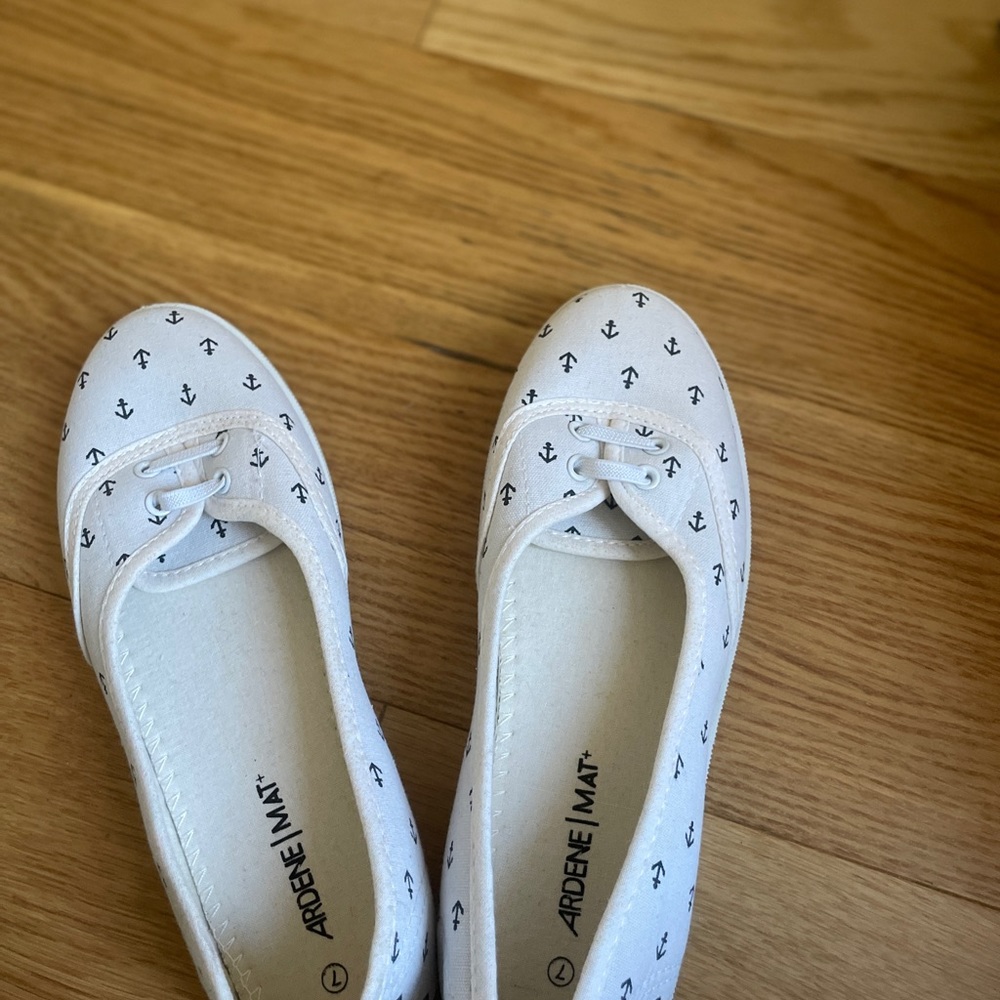 flat shoes